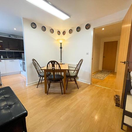 Kelvingrove 2 Bedroom Apartment - Private Parking Glasgow Esterno foto