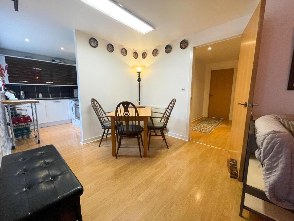 Kelvingrove 2 Bedroom Apartment - Private Parking Glasgow Esterno foto