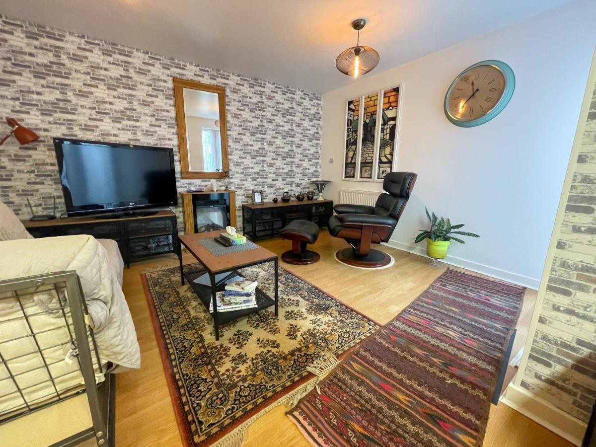 Kelvingrove 2 Bedroom Apartment - Private Parking Glasgow Esterno foto