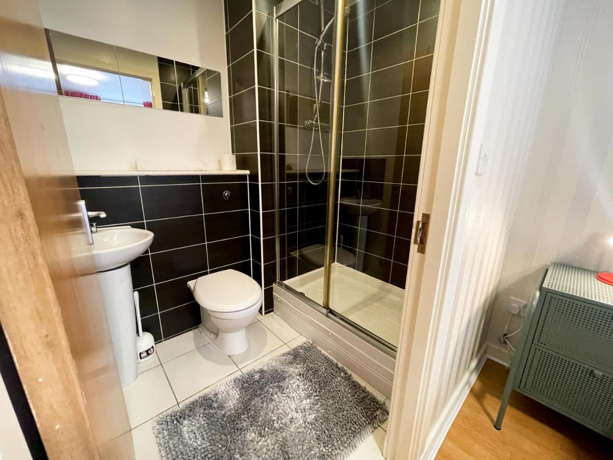 Kelvingrove 2 Bedroom Apartment - Private Parking Glasgow Esterno foto