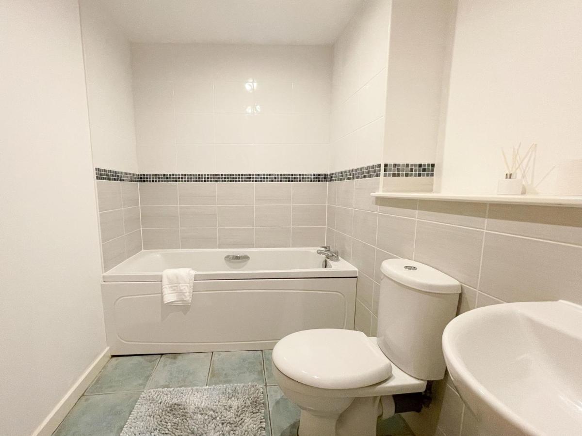 Kelvingrove 2 Bedroom Apartment - Private Parking Glasgow Esterno foto