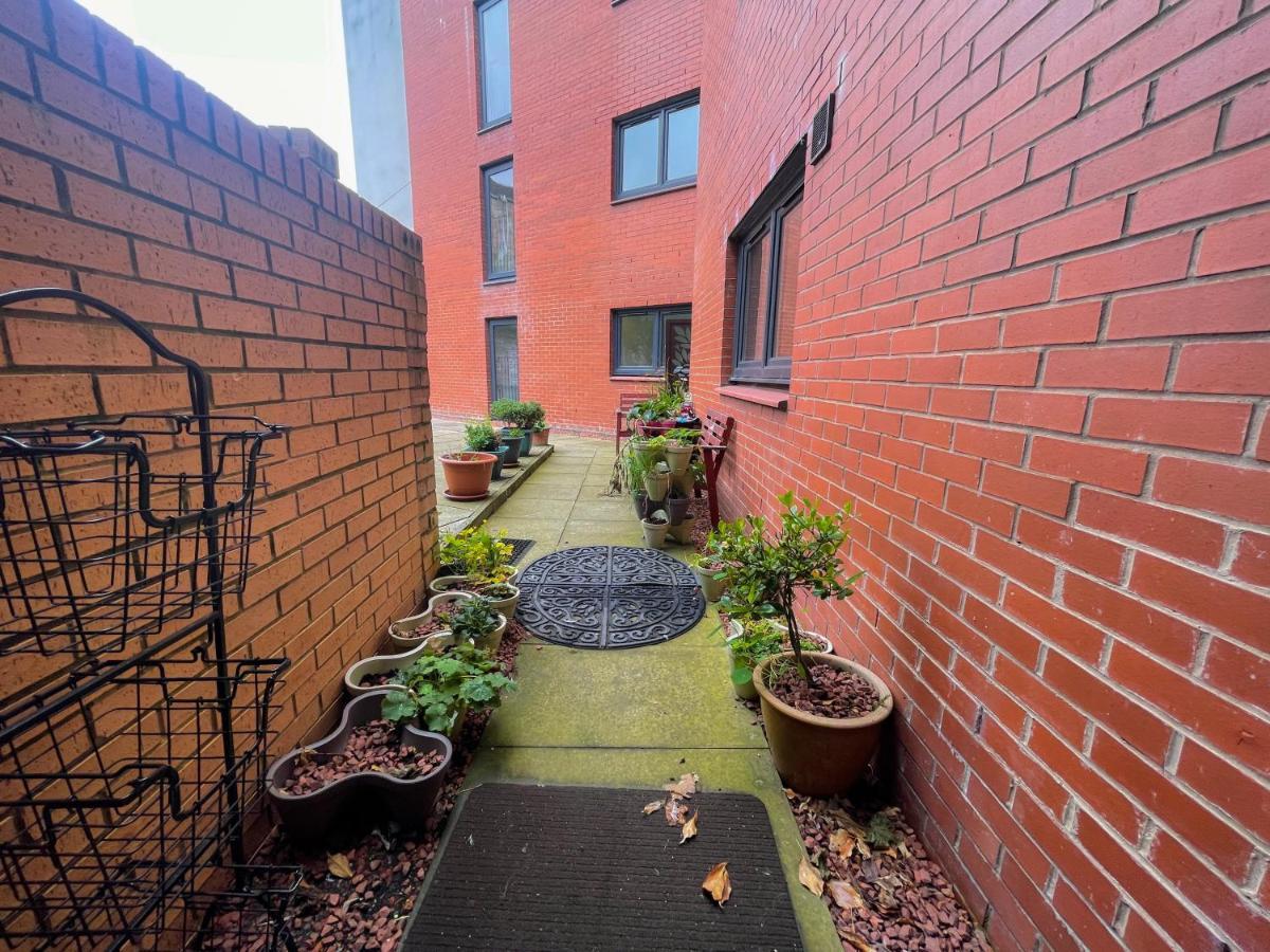 Kelvingrove 2 Bedroom Apartment - Private Parking Glasgow Esterno foto