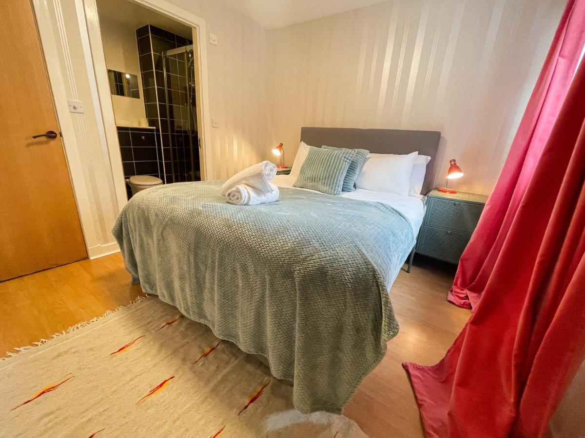 Kelvingrove 2 Bedroom Apartment - Private Parking Glasgow Esterno foto
