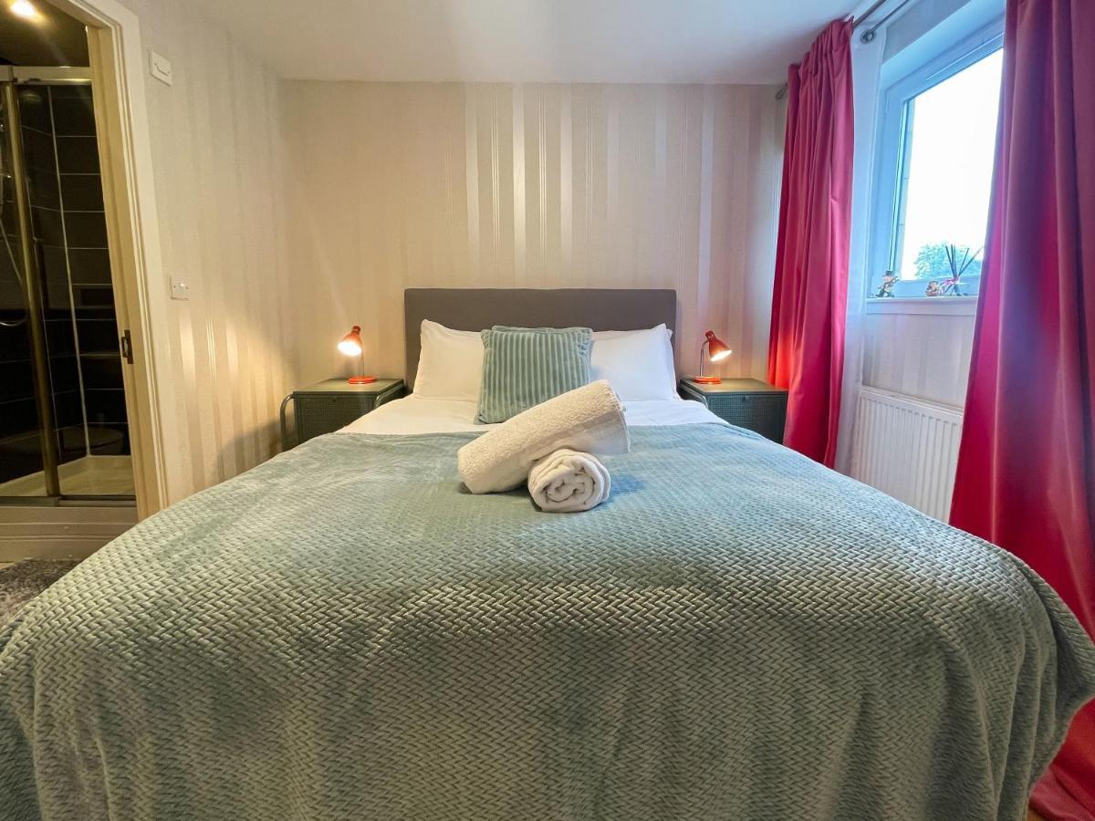 Kelvingrove 2 Bedroom Apartment - Private Parking Glasgow Esterno foto