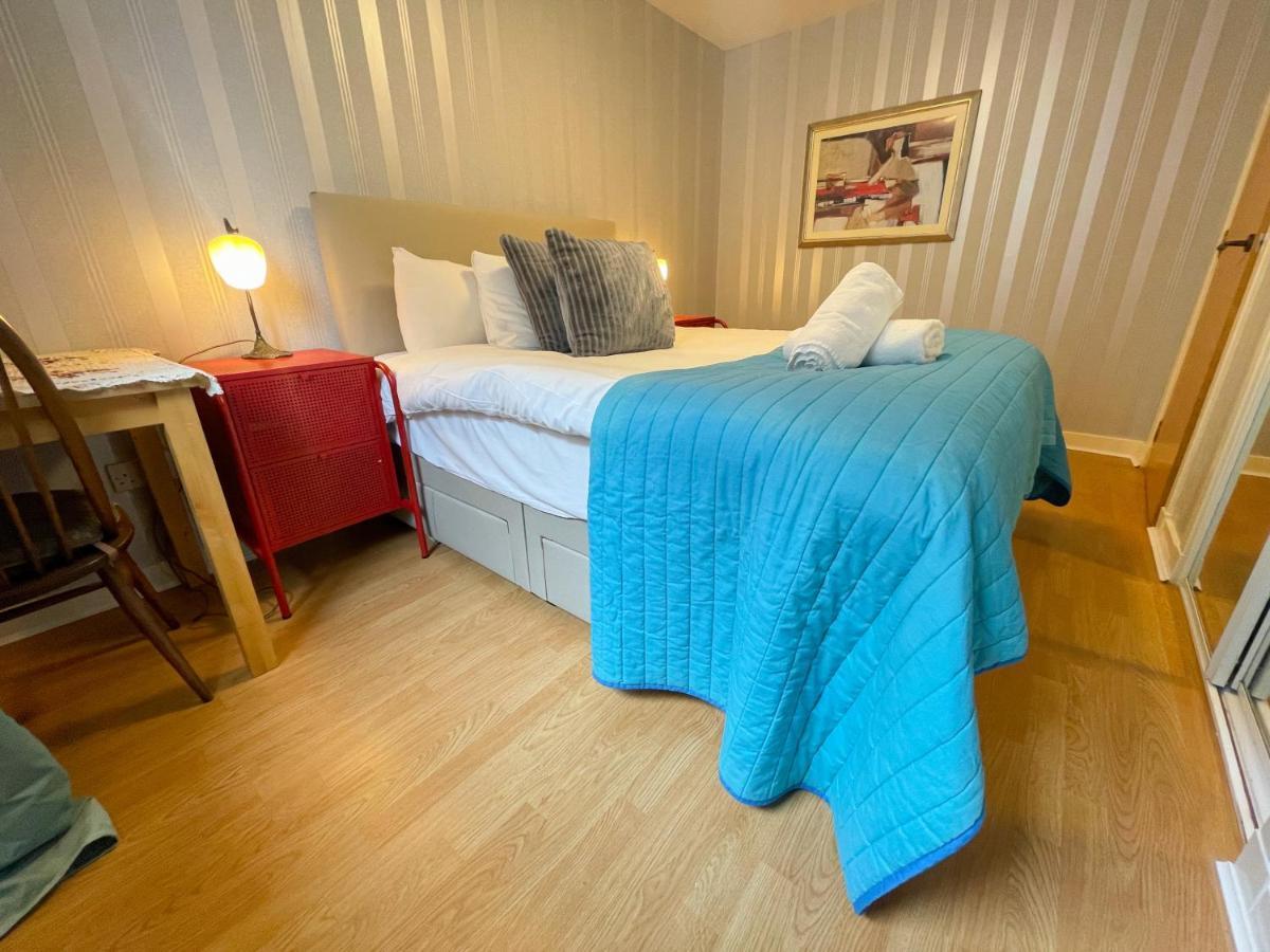 Kelvingrove 2 Bedroom Apartment - Private Parking Glasgow Esterno foto