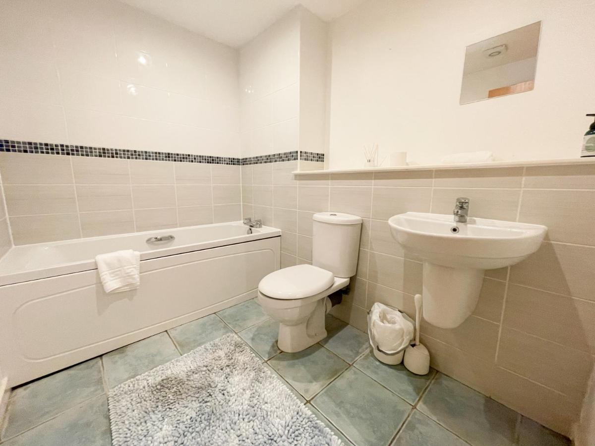 Kelvingrove 2 Bedroom Apartment - Private Parking Glasgow Esterno foto