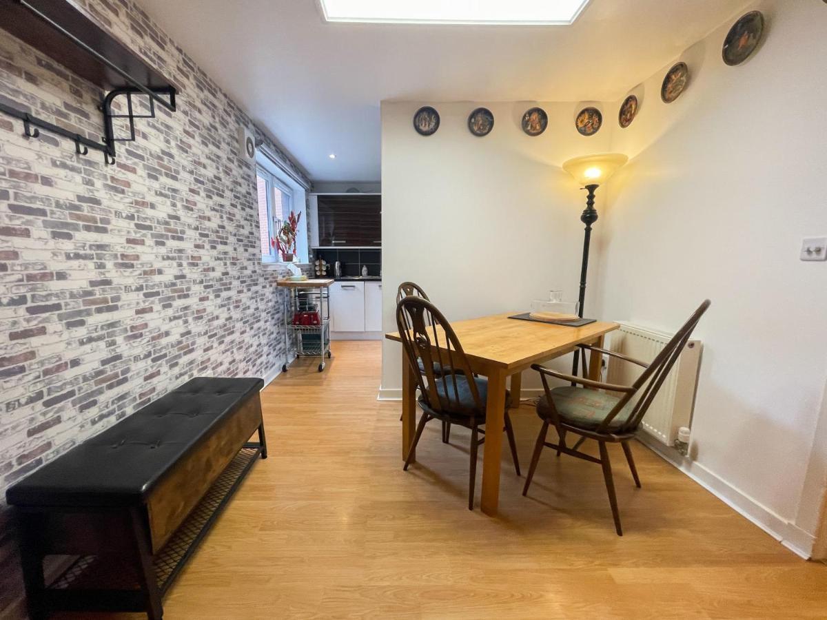 Kelvingrove 2 Bedroom Apartment - Private Parking Glasgow Esterno foto