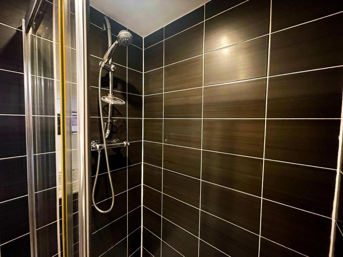 Kelvingrove 2 Bedroom Apartment - Private Parking Glasgow Esterno foto